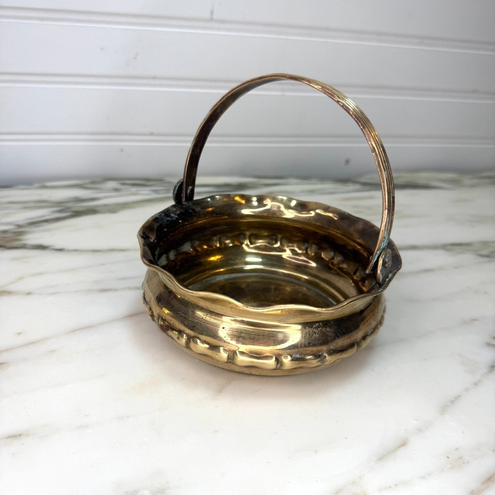 Vintage Brass Mini Basket Dish with Handle Trinket Bowl 5.5"
